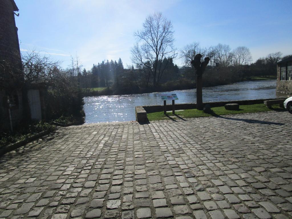 Gite Le Bourgneuf Fresnay-sur-Sarthe エクステリア 写真